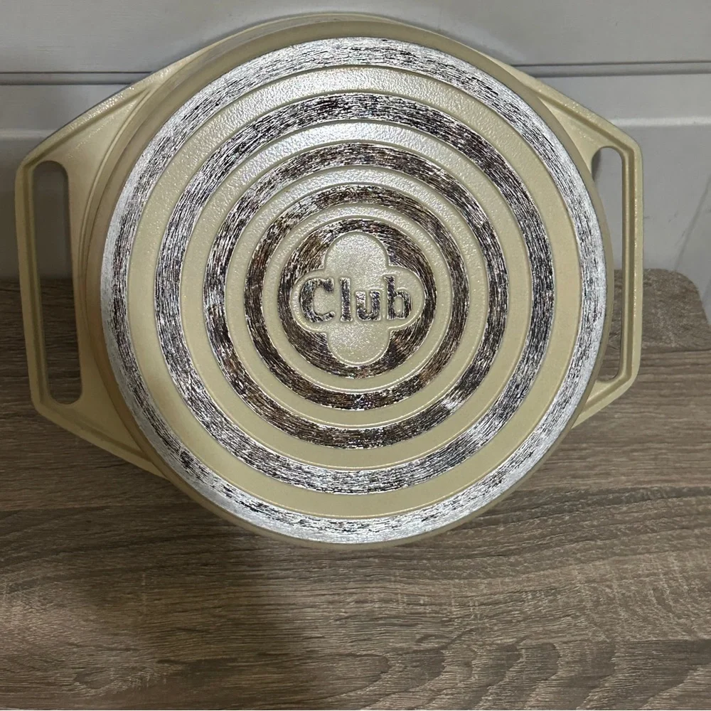 Dutch Oven Club Aluminum Stock Pot 4 Quart with Lid Almond Harvest Wheat Vintage
